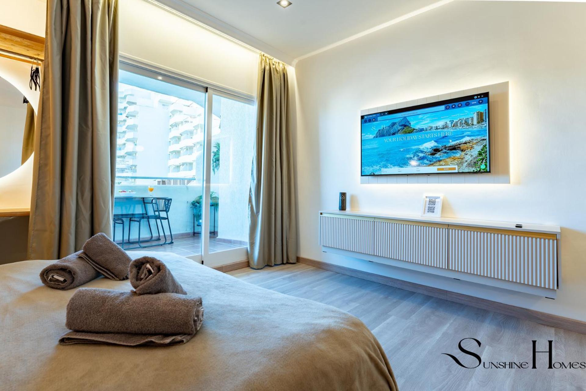 Seaview Beachfront Studio With Aqua Park & Balcony Бенальмадена Экстерьер фото