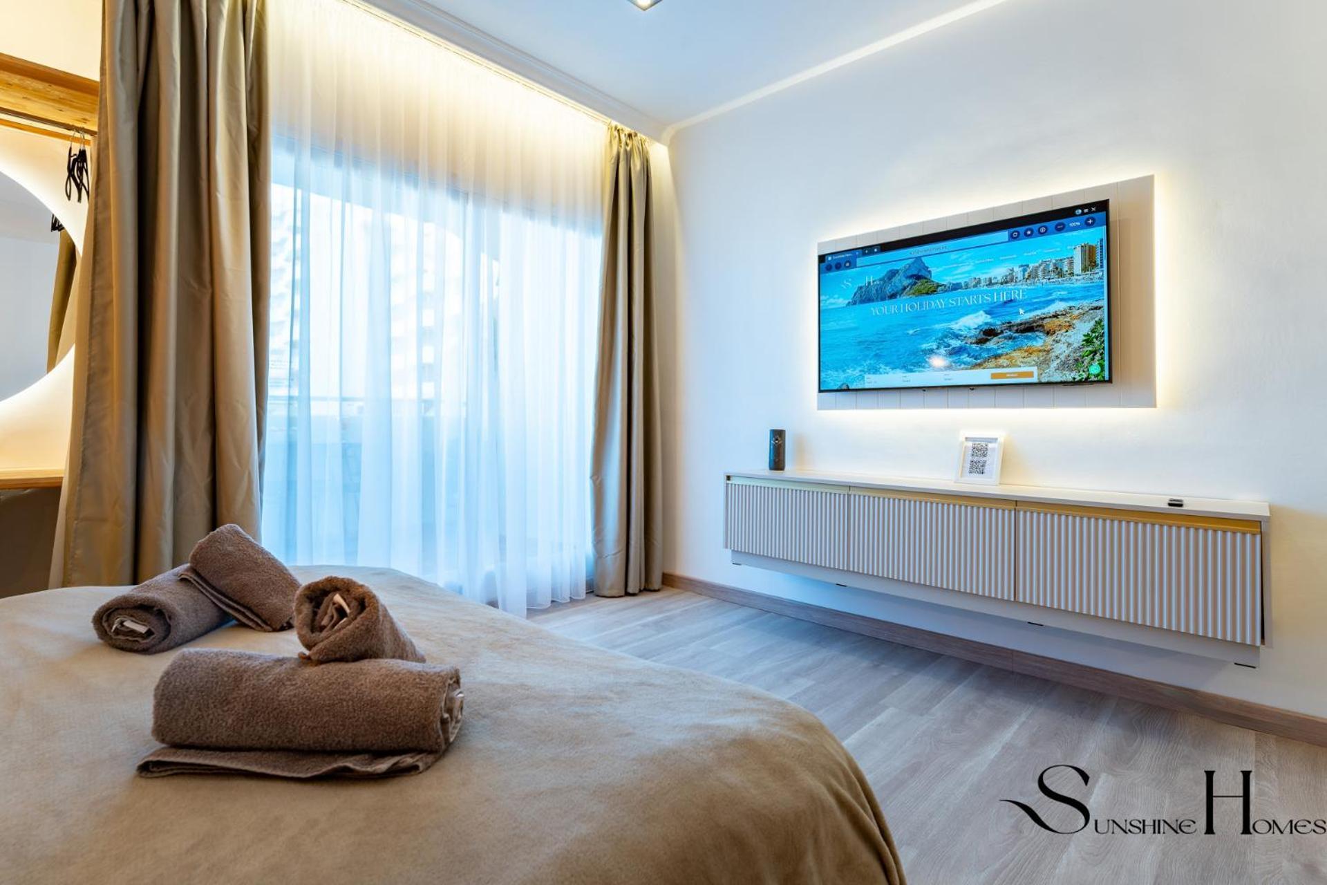 Seaview Beachfront Studio With Aqua Park & Balcony Бенальмадена Экстерьер фото
